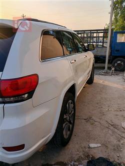 جیپ گراند شیرۆکی